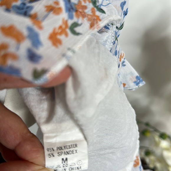 Beautiful Floral Print Women’s Dress Size M - Picture 9 of 10